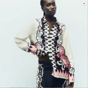NWT Zara Cream and Pink Graphic Blouse Medium